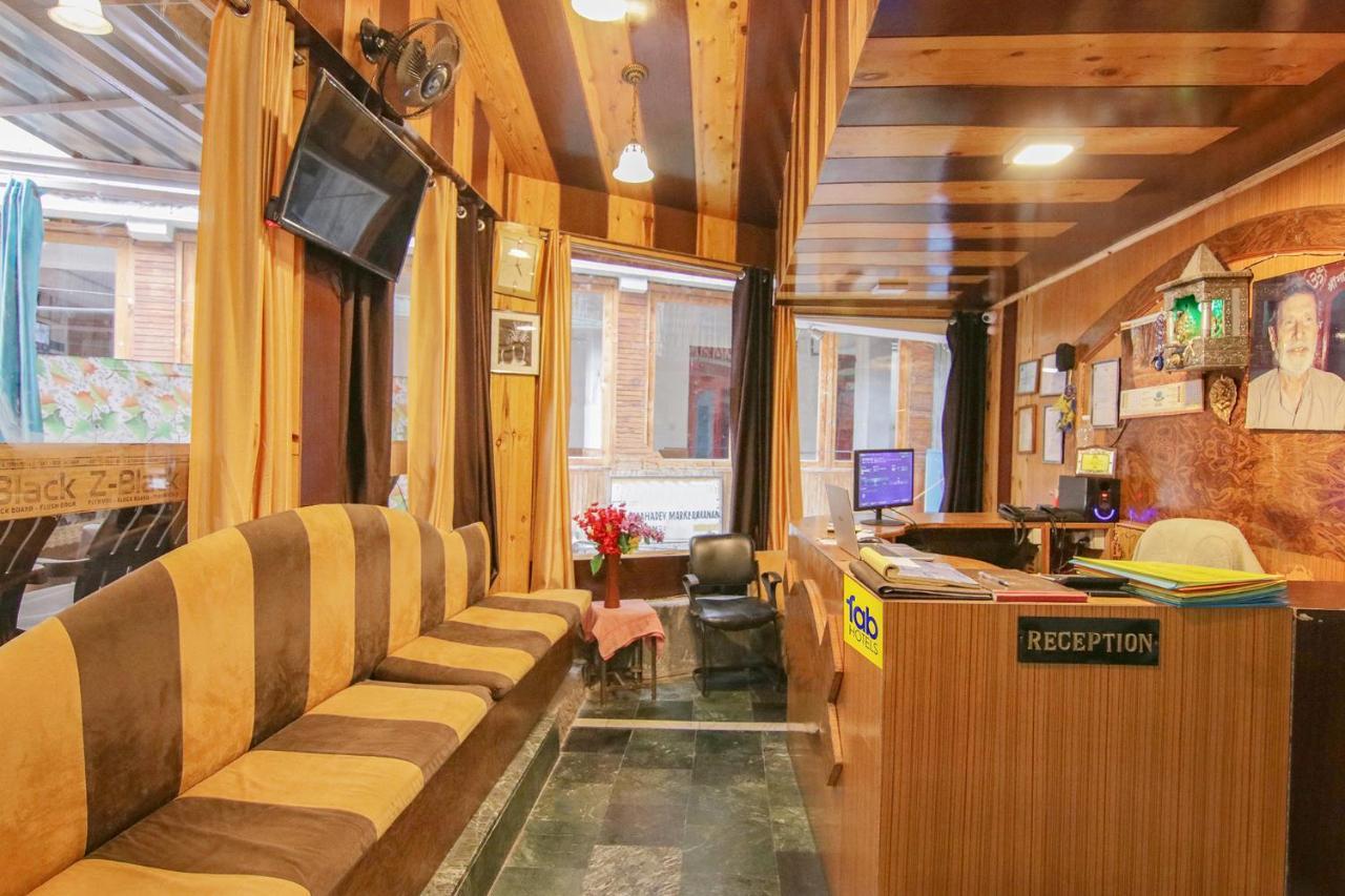 Fabhotel Pushpak Manāli Exteriér fotografie